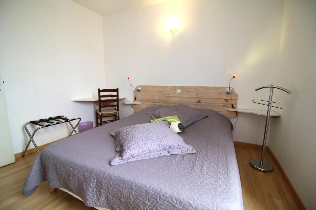 Auberge De La Couronne Lablachere Экстерьер фото