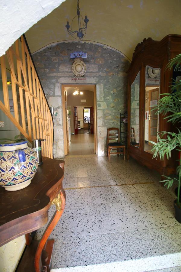 Auberge De La Couronne Lablachere Экстерьер фото