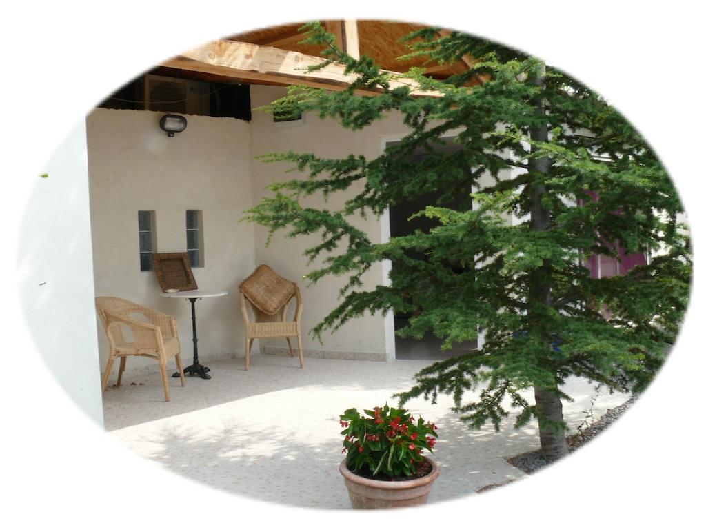 Auberge De La Couronne Lablachere Экстерьер фото