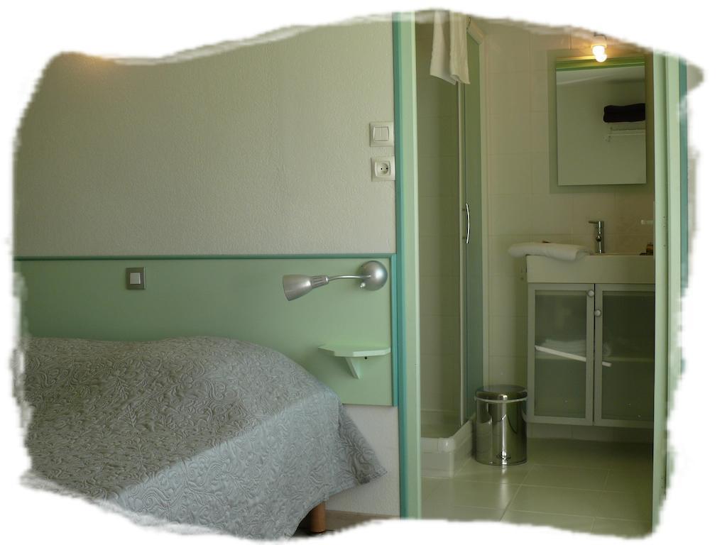 Auberge De La Couronne Lablachere Номер фото